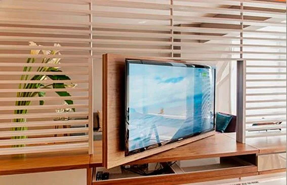 Painel de tv que gira