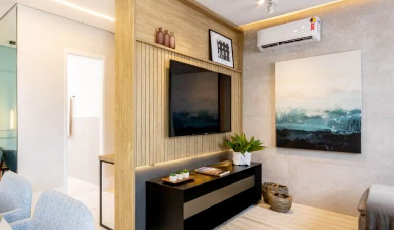 A Elegância do Painel Ripado no Home Theater: Uma Experiência de Cinema em Casa